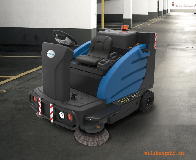 天津清潔設(shè)備|R-FQS容恩飛騎兵掃地車_駕駛式掃地車